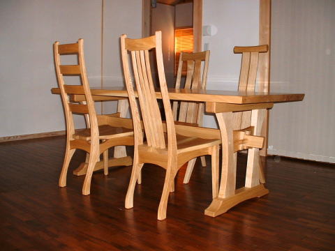 �S��ނ̃n�C�o�b�N�`�F�A�[��