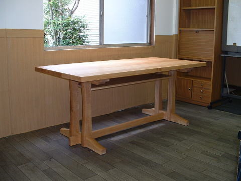 �I�t���̃_�C�j���O�e�[�u��