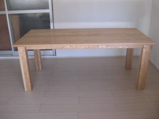 �^���̃V���v����4�{���̃e�[�u��