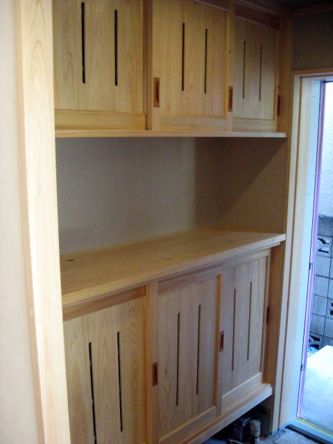 �q�m�L�̌��֎��[�@�����˂ɃX���b�g