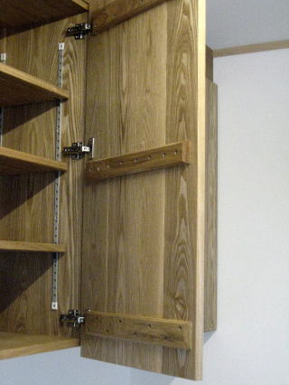 ���͔g�A���ɔ���~�߂��t���Ă��܂�